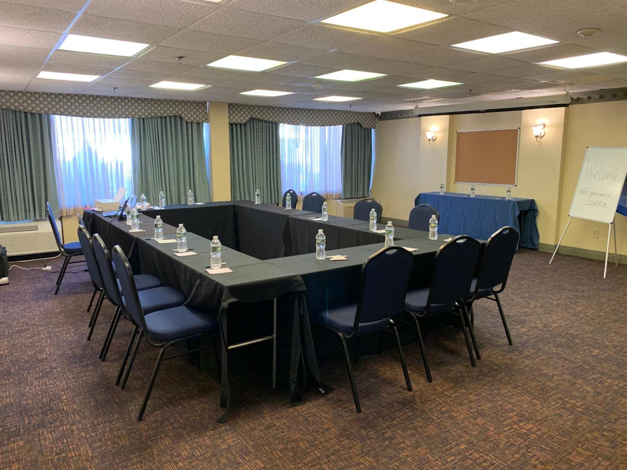 Albany Airport Inn Εξωτερικό φωτογραφία